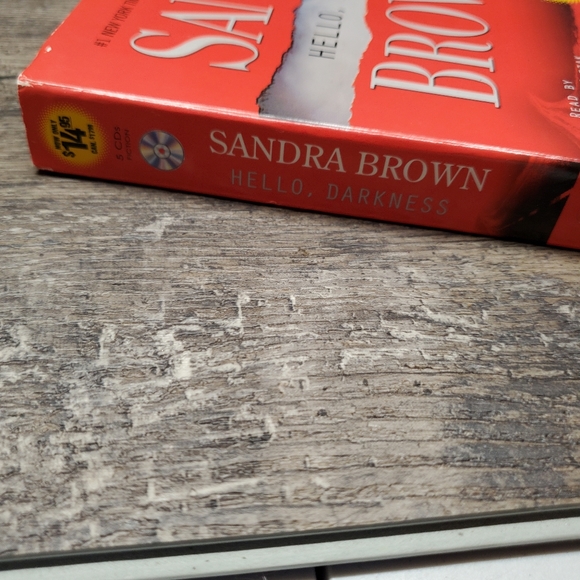 Hello darkness by Sandra Brown: Used Audiobook thriller suspense horror - Picture 2 of 2